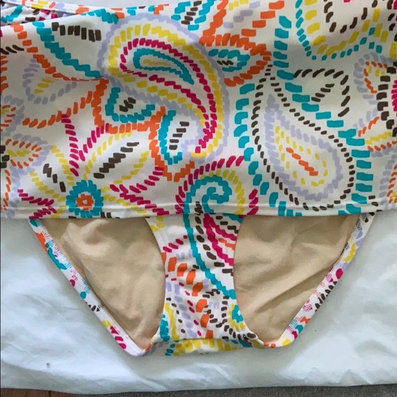 2 piece multicolor paisley print on white - Picture 6 of 6